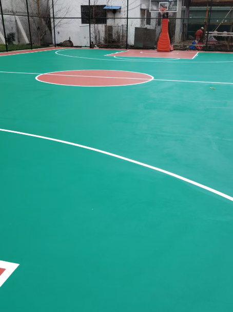 建湖 球场长期使用易出现地面开裂